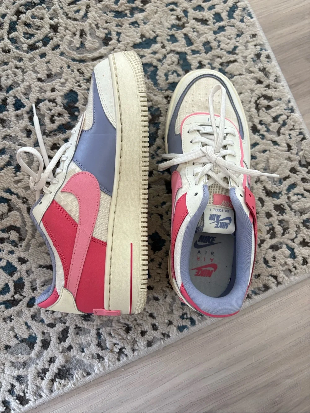 Nike Low-Top Sneakers in Cream, Pink & Blue